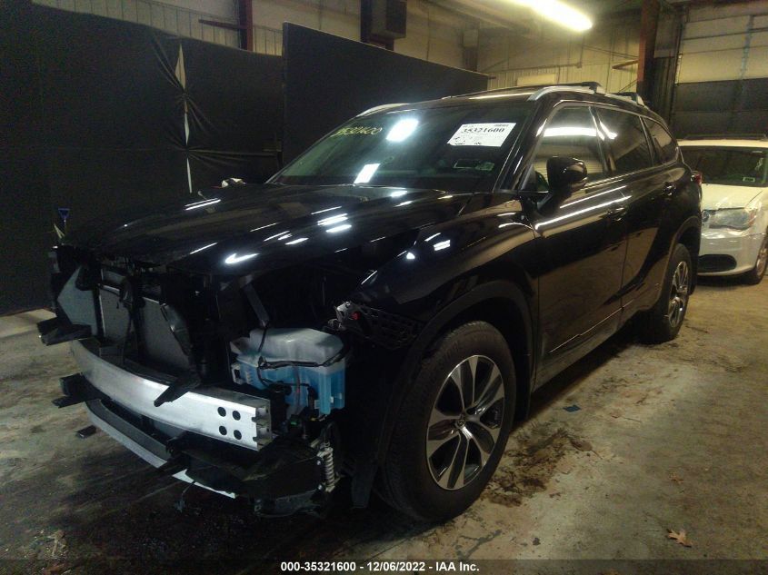 2022 TOYOTA HIGHLANDER XLE VIN: 5TDHZRBH2NS213844