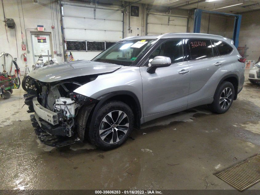 2021 TOYOTA HIGHLANDER XLE VIN: 5TDGZRBHXMS113730