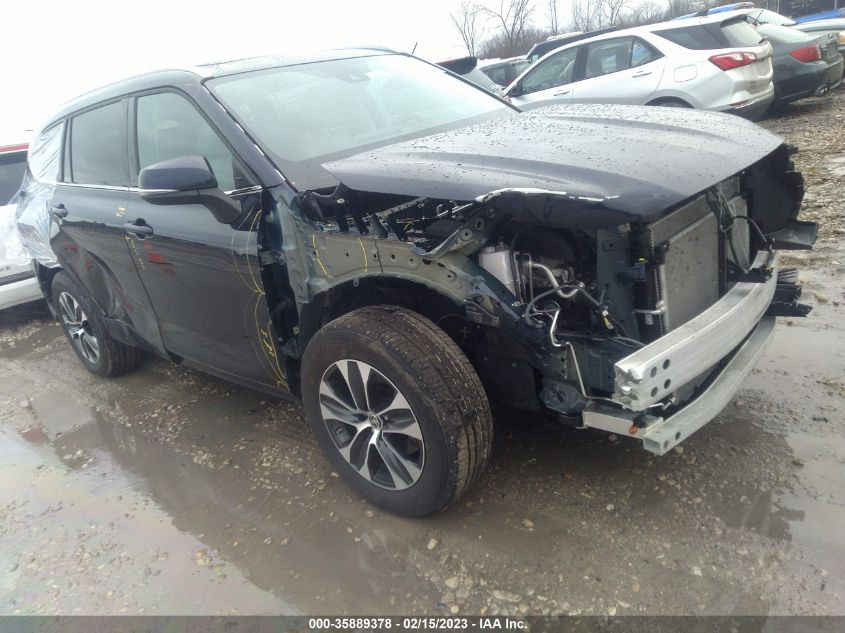 2022 TOYOTA HIGHLANDER XLE VIN: 5TDHZRBH5NS165594