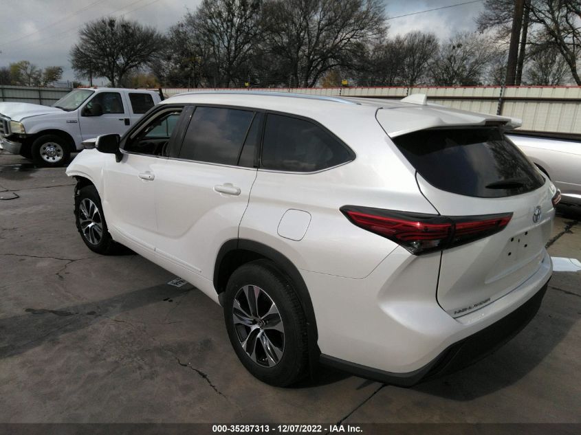 2021 TOYOTA HIGHLANDER XLE VIN: 5TDGZRAH2MS518725