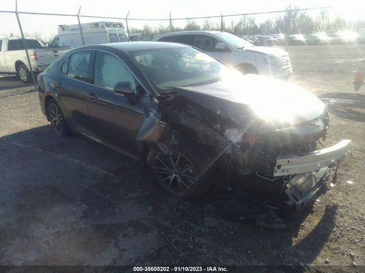 2021 TOYOTA CAMRY HYBRID XLE VIN: 4T1F31AK4MU562095