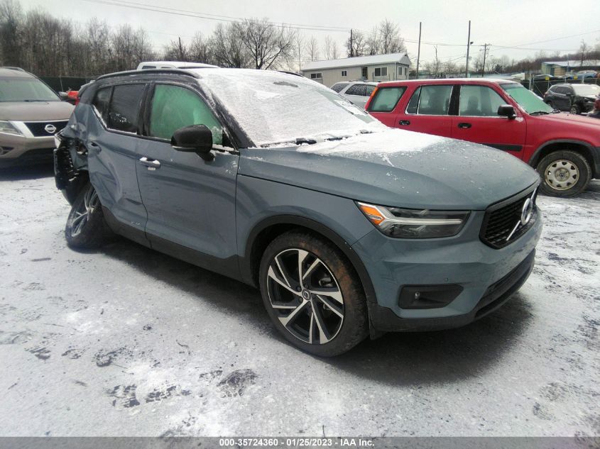 2021 VOLVO XC40 R-DESIGN VIN: YV4162UMXM2497206