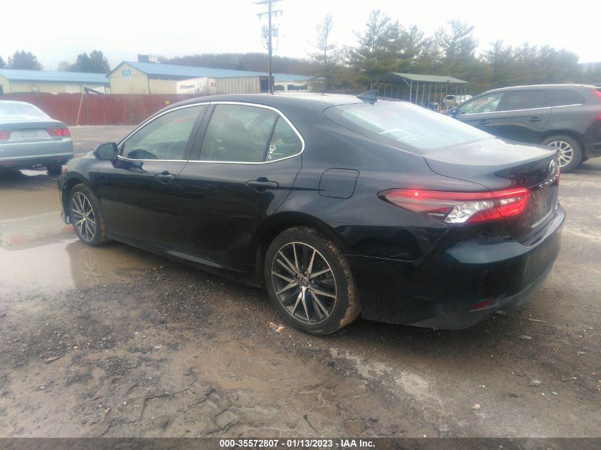 2021 TOYOTA CAMRY XLE VIN: 4T1F11BK3MU038585