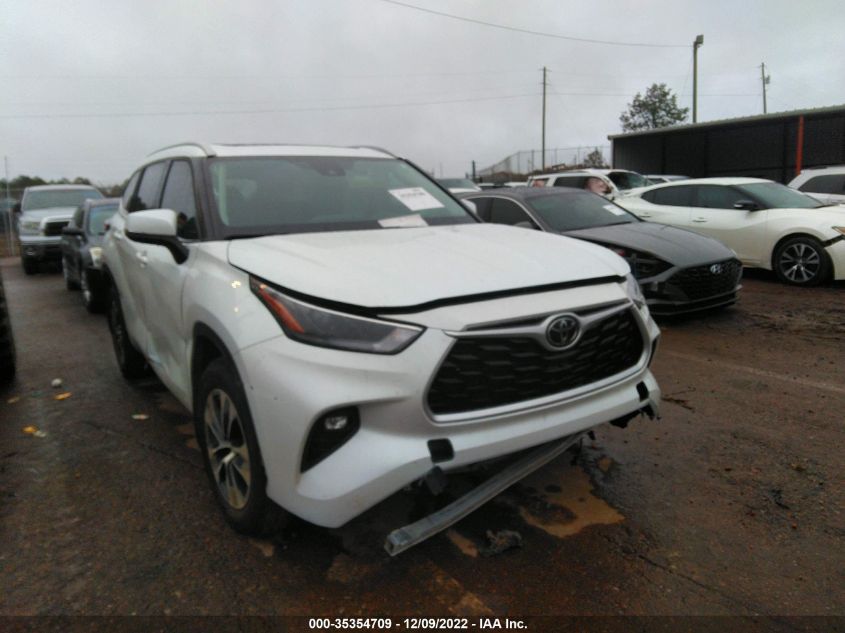 2022 TOYOTA HIGHLANDER XLE VIN: 5TDGZRAH1NS540801