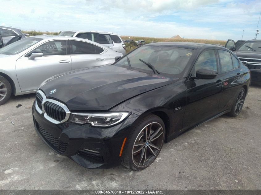 2022 BMW 3 SERIES 330E VIN: 3MW5P7J01N8C62323