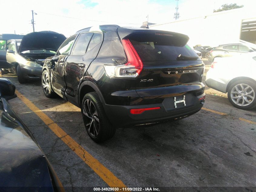 2021 VOLVO XC40 R-DESIGN VIN: YV4162UM5M2449533
