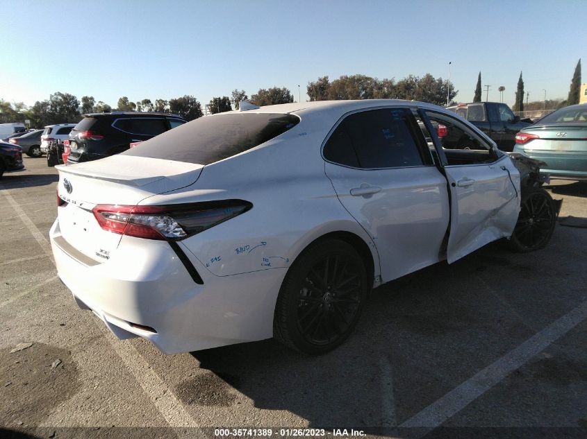 2022 TOYOTA CAMRY HYBRID XSE VIN: 4T1K31AK8NU575013