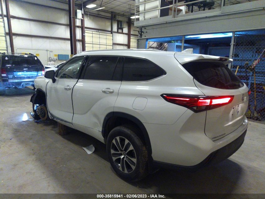 2022 TOYOTA HIGHLANDER XLE VIN: 5TDGZRBH5NS216135