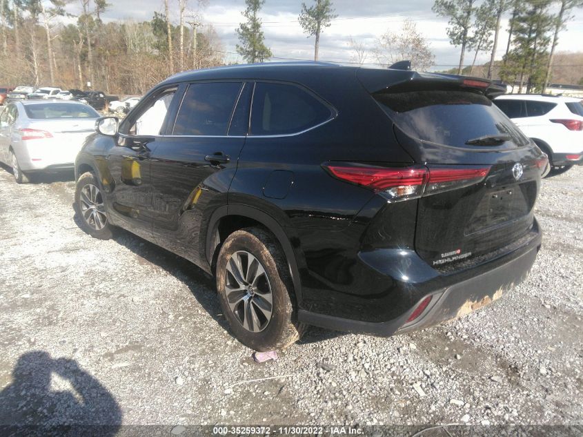 2021 TOYOTA HIGHLANDER XLE VIN: 5TDGZRAH0MS043155