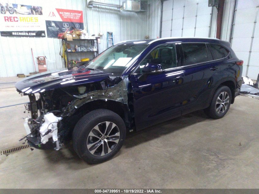 2022 TOYOTA HIGHLANDER XLE VIN: 5TDGZRBH9NS236341