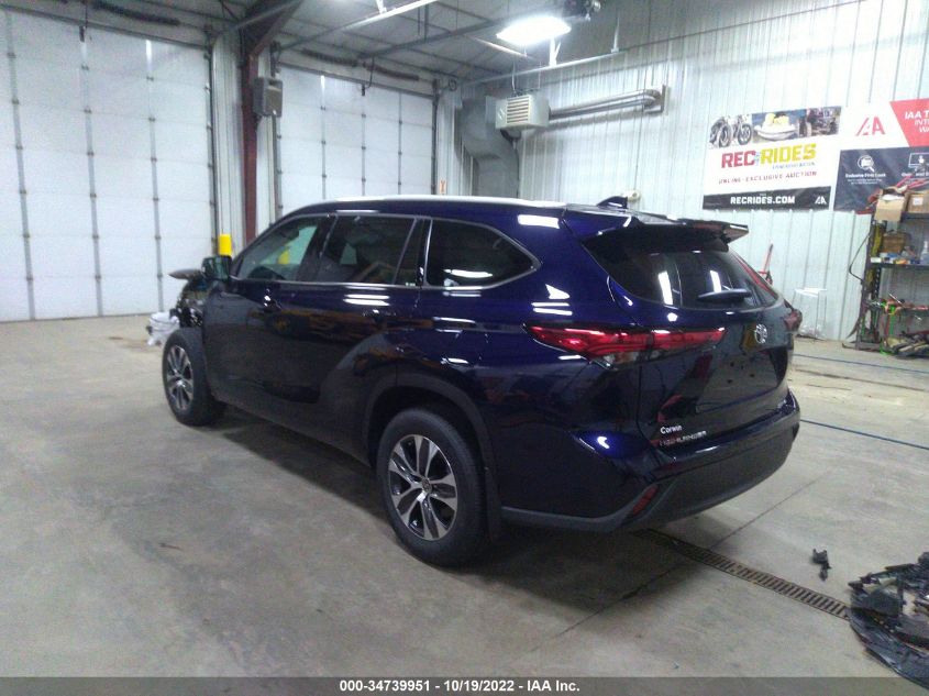2022 TOYOTA HIGHLANDER XLE VIN: 5TDGZRBH9NS236341