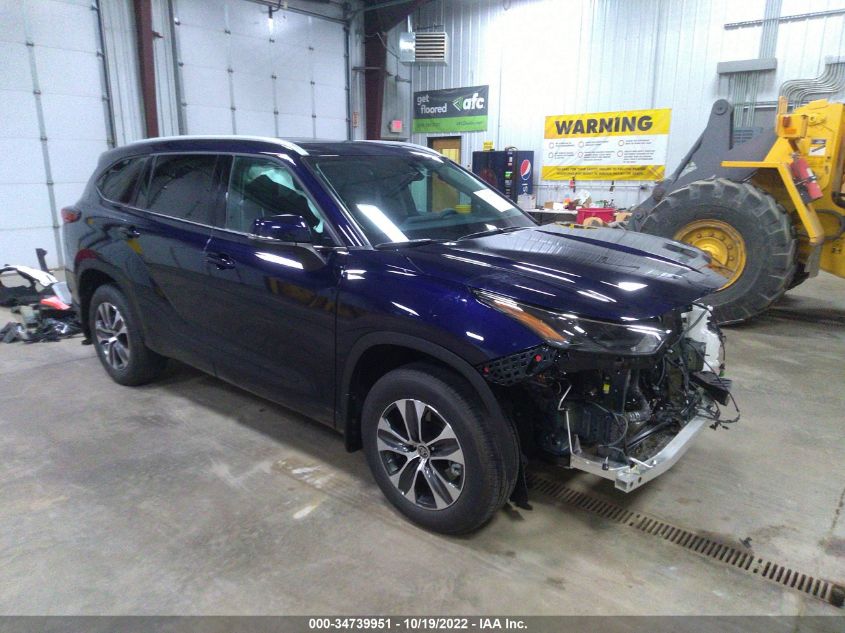 2022 TOYOTA HIGHLANDER XLE VIN: 5TDGZRBH9NS236341