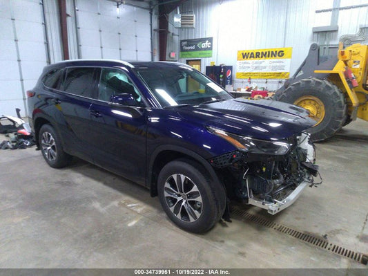 2022 TOYOTA HIGHLANDER XLE VIN: 5TDGZRBH9NS236341