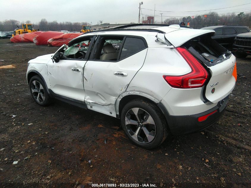 2023 VOLVO XC40 PLUS DARK THEME VIN: YV4L12UW7P2013747