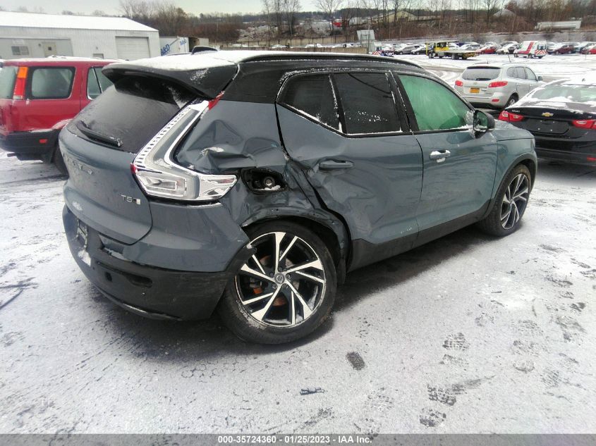 2021 VOLVO XC40 R-DESIGN VIN: YV4162UMXM2497206
