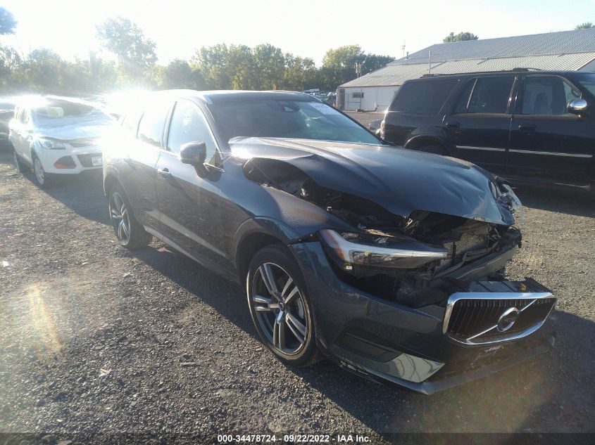 2021 VOLVO XC60 MOMENTUM VIN: YV4102RK3M1800132