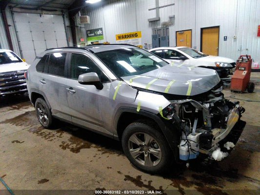 2022 TOYOTA RAV4 XLE VIN: 2T3P1RFV4NC272722