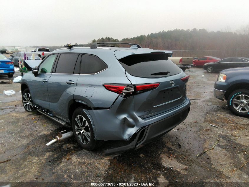 2022 TOYOTA HIGHLANDER XLE VIN: 5TDGZRAH3NS136611