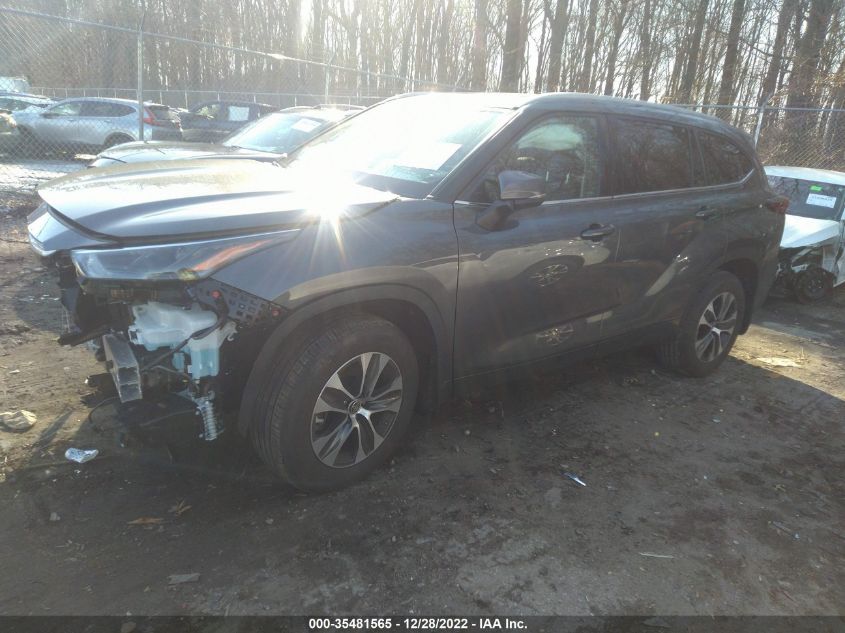 2022 TOYOTA HIGHLANDER XLE VIN: 5TDGZRBHXNS246473