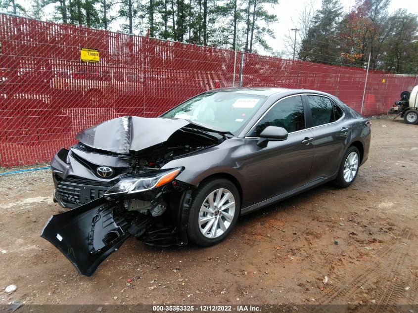 2022 TOYOTA CAMRY LE VIN: 4T1C11AK5NU069696