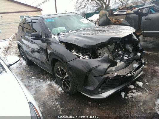 2022 TOYOTA HIGHLANDER XSE VIN: 5TDLZRBH3NS215824