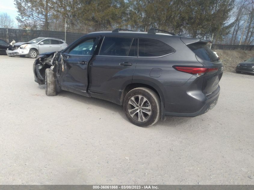 2022 TOYOTA HIGHLANDER XLE VIN: 5TDGZRBH8NS205615