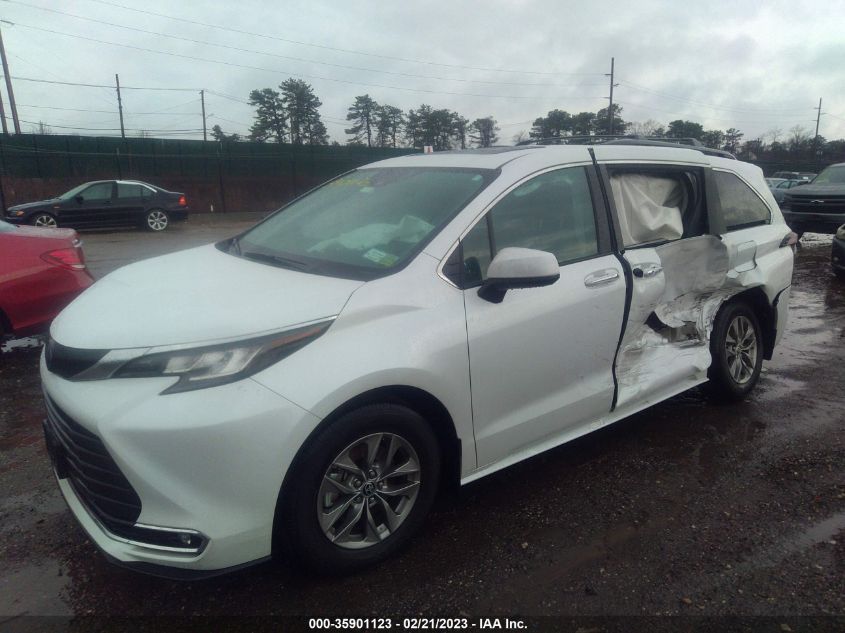 2022 TOYOTA SIENNA XLE VIN: 5TDJRKEC6NS102853