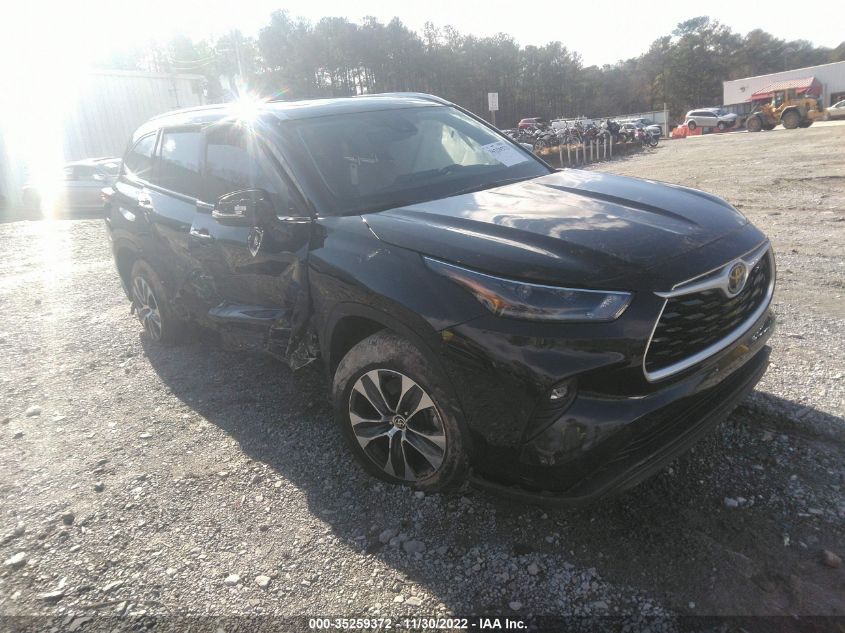 2021 TOYOTA HIGHLANDER XLE VIN: 5TDGZRAH0MS043155