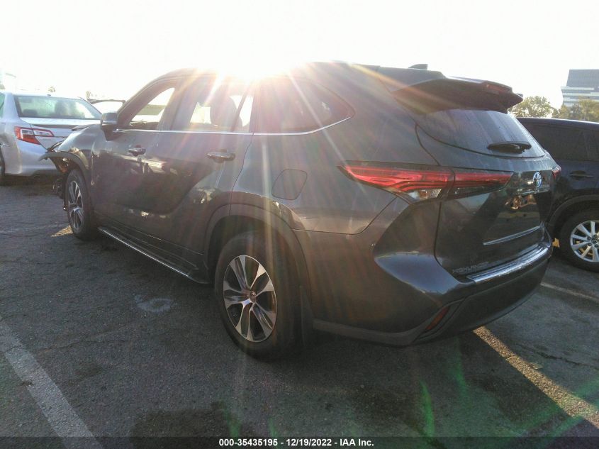 2022 TOYOTA HIGHLANDER XLE VIN: 5TDGZRAH1NS141712