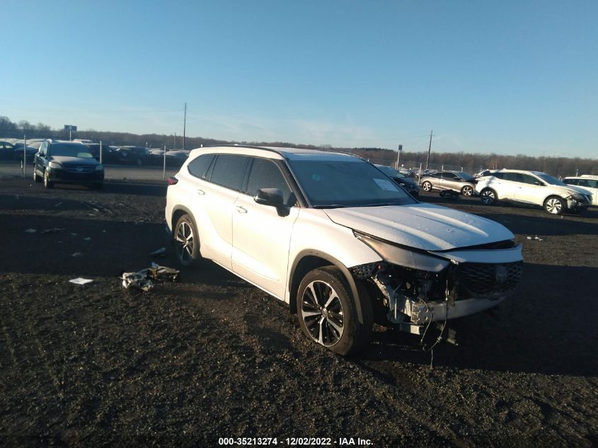2022 TOYOTA HIGHLANDER XSE VIN: 5TDLZRBH4NS207456