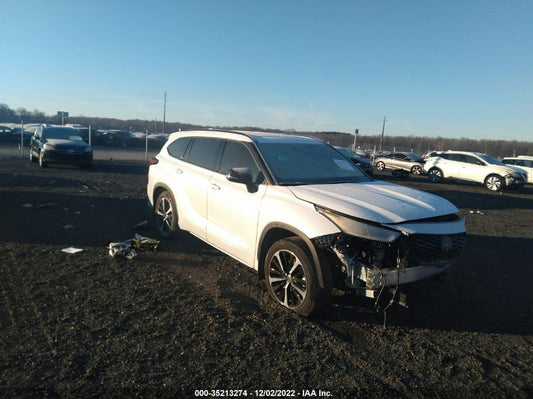 2022 TOYOTA HIGHLANDER XSE VIN: 5TDLZRBH4NS207456
