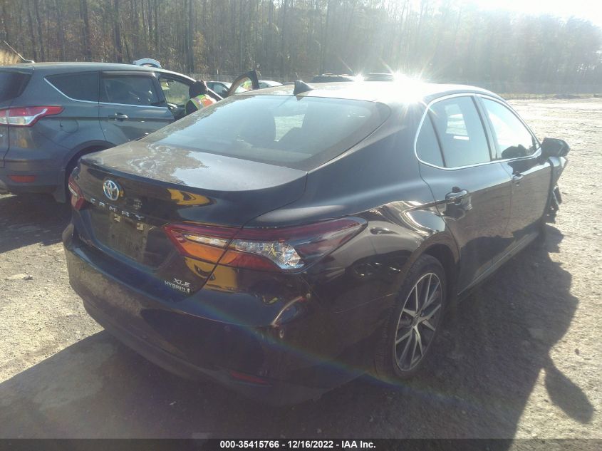 2022 TOYOTA CAMRY HYBRID XLE VIN: 4T1F31AK7NU579720