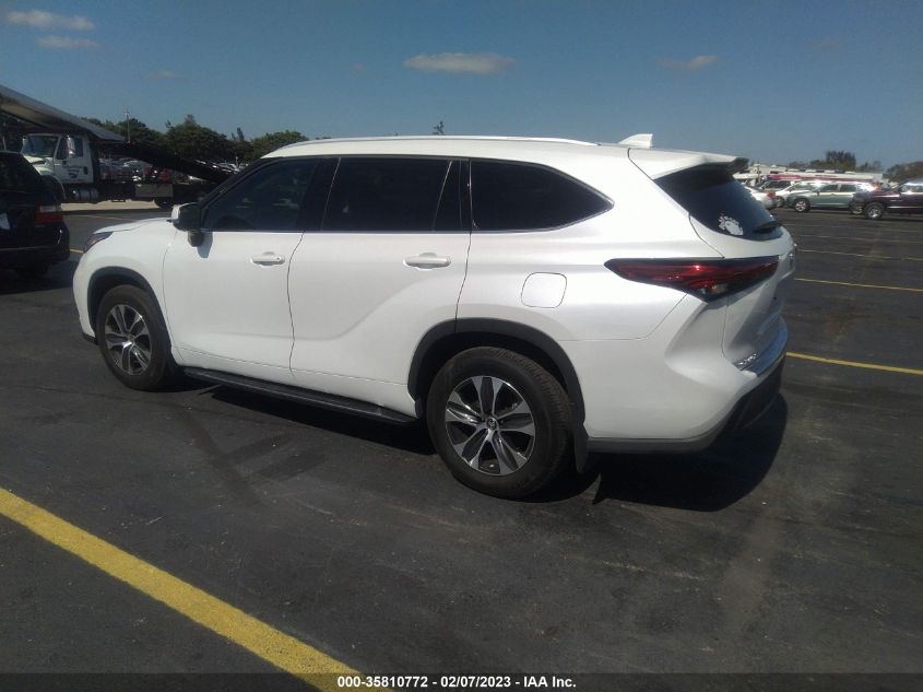 2022 TOYOTA HIGHLANDER XLE VIN: 5TDGZRAH2NS123168