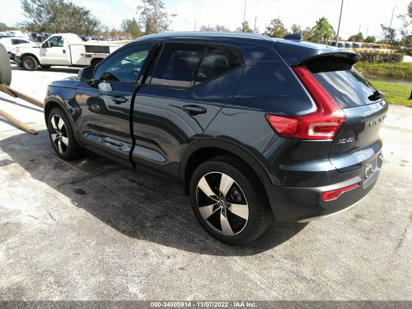 2021 VOLVO XC40 MOMENTUM VIN: YV4162UK2M2470788