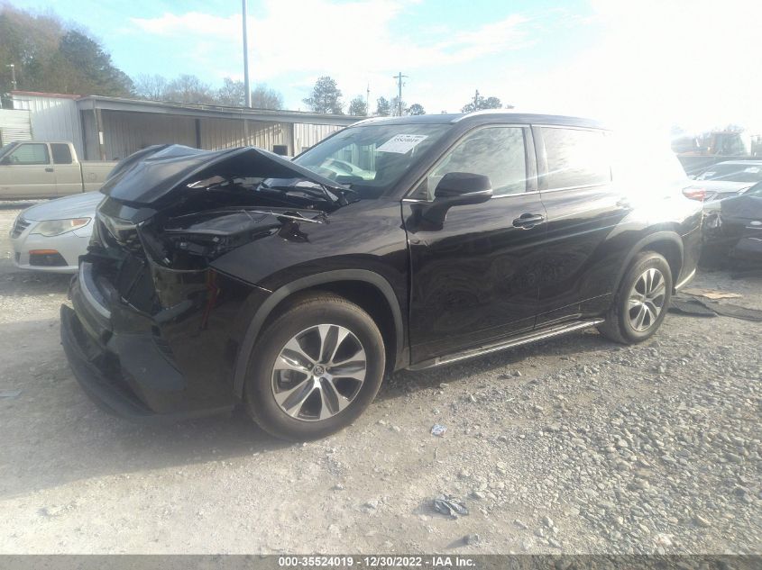 2021 TOYOTA HIGHLANDER XLE VIN: 5TDGZRAH2MS037325