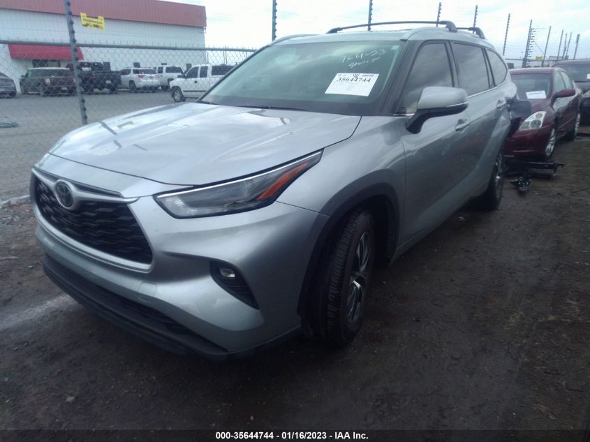 2022 TOYOTA HIGHLANDER XLE VIN: 5TDGZRAH4NS546494