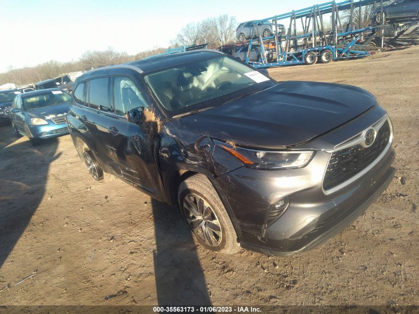 2022 TOYOTA HIGHLANDER XLE VIN: 5TDGZRAH0NS542944