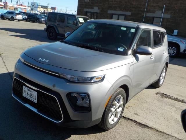2022 KIA SOUL LX VIN: KNDJ23AU8N7813957