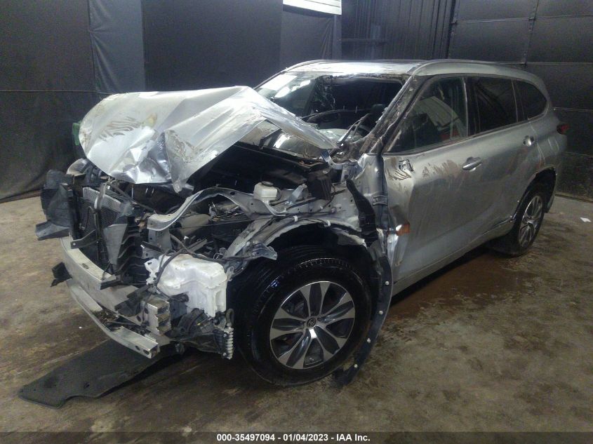 2020 TOYOTA HIGHLANDER XLE VIN: 5TDHZRBH5LS500401