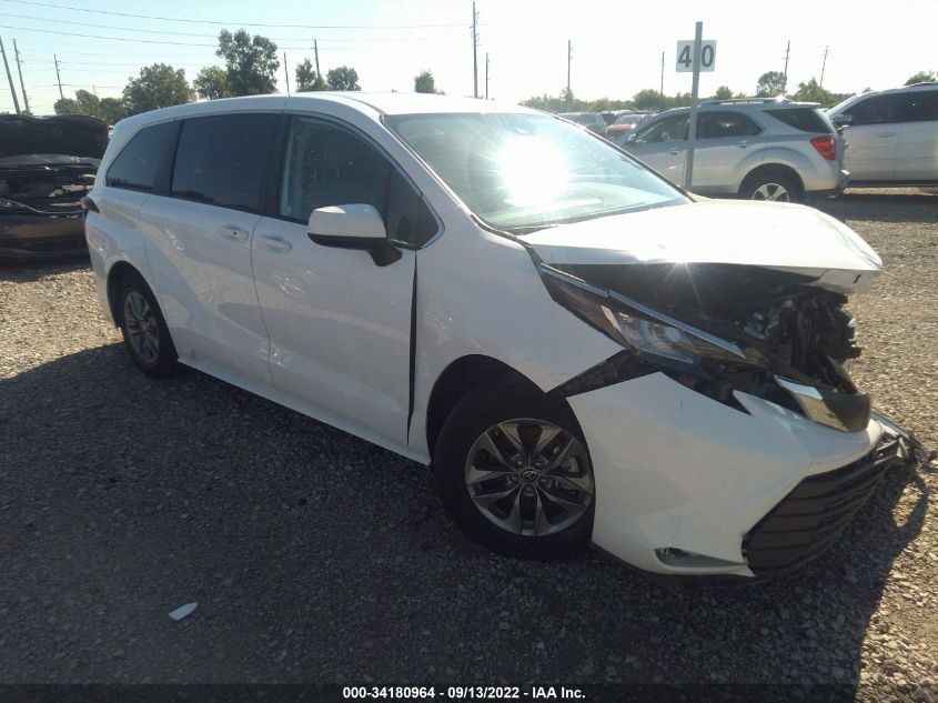 2022 TOYOTA SIENNA LE VIN: 5TDKRKEC4NS077021
