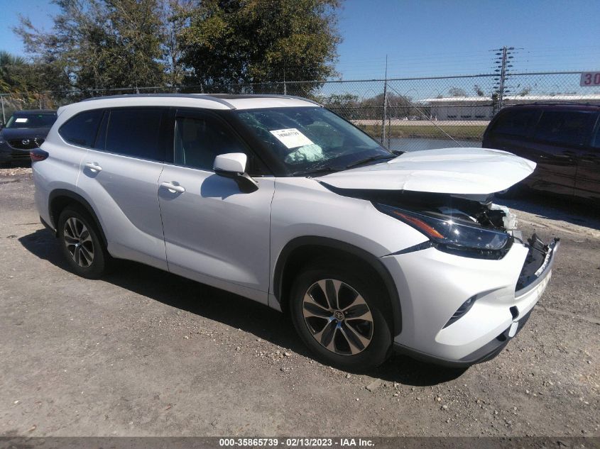 2022 TOYOTA HIGHLANDER XLE VIN: 5TDGZRAH4NS540887