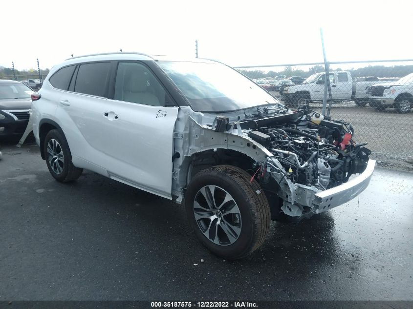 2022 TOYOTA HIGHLANDER XLE VIN: 5TDGZRAH7NS548840