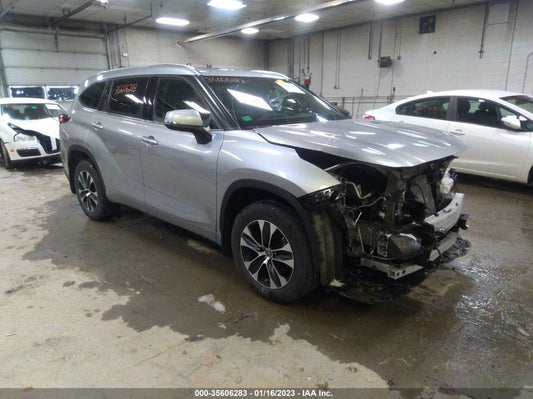 2021 TOYOTA HIGHLANDER XLE VIN: 5TDGZRBHXMS113730