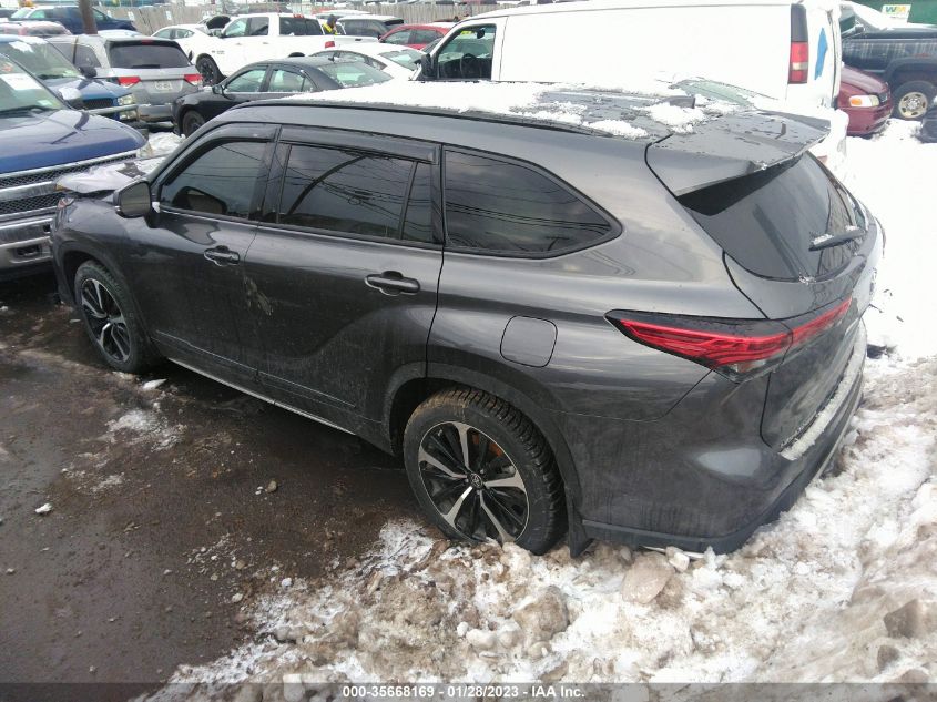 2022 TOYOTA HIGHLANDER XSE VIN: 5TDLZRBH3NS215824