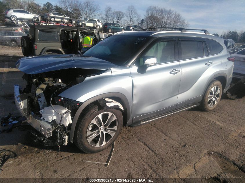 2022 TOYOTA HIGHLANDER XLE VIN: 5TDGZRAH1NS112761