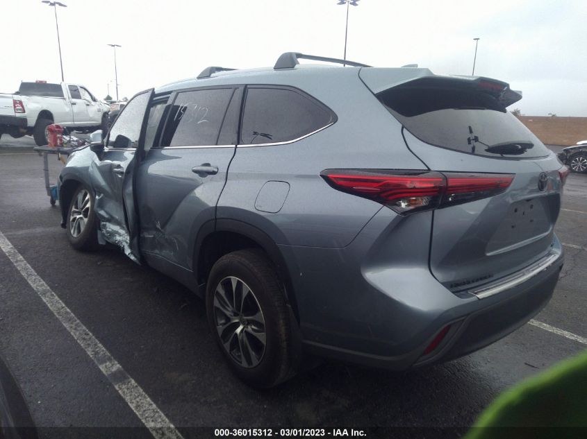 2022 TOYOTA HIGHLANDER XLE VIN: 5TDHZRAH5NS114128