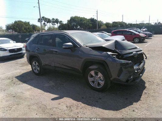 2022 TOYOTA RAV4 XLE VIN: 2T3P1RFV1NW327450