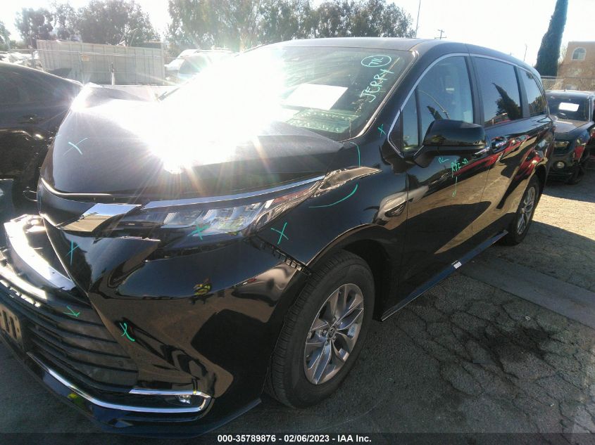 2022 TOYOTA SIENNA XLE VIN: 5TDYRKEC5NS132103