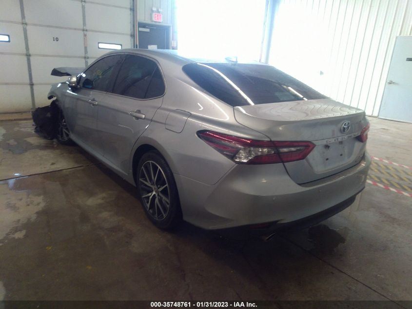 2022 TOYOTA CAMRY HYBRID XLE VIN: 4T1F31AK4NU577777