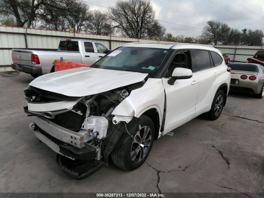 2021 TOYOTA HIGHLANDER XLE VIN: 5TDGZRAH2MS518725